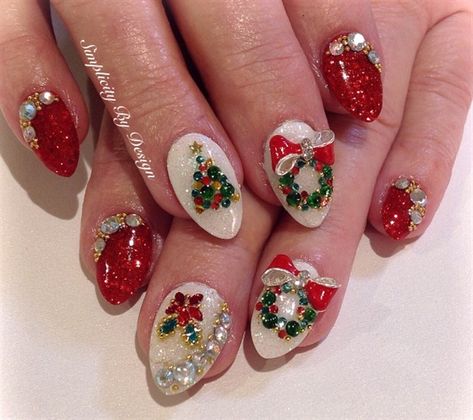 Day 359: Merry Christmas Nail Art Japanese Christmas Nail Art, Merry Christmas Nail Art, Christmas Nail Charms, Nail Art Natal Xmas, Christmas Nails With Charms, Vintage Christmas Nails, Nail Noel Christmas, Nail Christmas Designs, Kawaii Christmas Nails