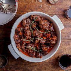 Beef Oxtail, Braised Oxtail, Red Wine Recipe, Winter Stews, Oxtail Recipes, Hearty Beef Stew, South African Recipes, Home Clothing, Food Home