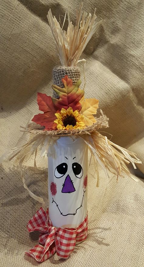 My version of a wine bottle scarecrow! Easy Halloween Craft, Halloween Craft Ideas, Harvest Crafts, Scarecrow Face, Halloween Party Decor Diy, Scarecrow Crafts, Fun Halloween Crafts, Halloween Wine, Easy Halloween Crafts