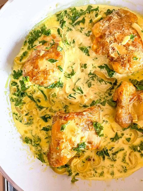 Turmeric Chicken Thighs (Skillet Recipe) - Through The Fibro Fog Chicken Thighs Skillet, Creamy Skillet Chicken, Chicken Air Fryer Recipes, Gerd Friendly Recipes, Histamine Foods, Chicken Air Fryer, Lectin Free Foods, Lunch Keto, Easy Skillet Chicken