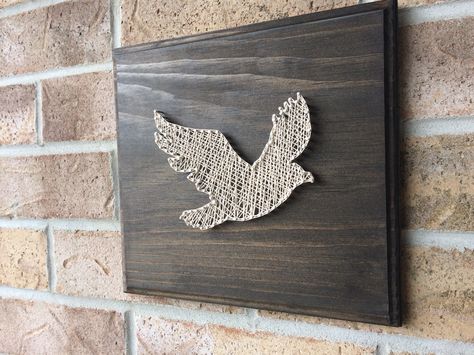 String Art - Freedom - Bird in Flight Bird String Art, Art Freedom, Freedom Bird, Easy Bird, Bird In Flight, String Art Diy, Diy Birds, Toy Design, Girls Camp