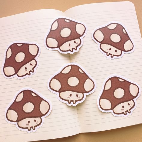 Sticker Ideas Mushroom, Stickers Drawing Ideas, Simple Sticker Ideas, Fuzzy Mushroom, Cute Simple Stickers, Diy Sticker Ideas, Hongos Aesthetic, Simple Sticker Design, Cute Sticker Ideas