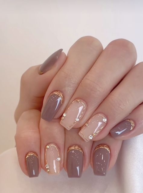 Nail Art Designs For Tan Skin, Nail Ideas For Tan Skin, Short Extensions Nails, Nail Art Tan Skin, Nails For Tanned Skin, Tan Nails Design, Tan Nail Designs, Gel Polish Design, Nails Paint