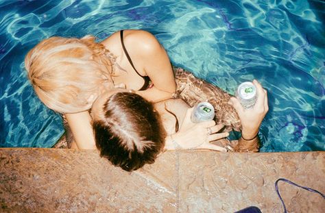 1 Teenage Wasteland, Pool Poses, Pool Photography, Young Wild Free, Estilo Hippy, Young Blood, Soul Sisters, Teenage Years, How To Pose