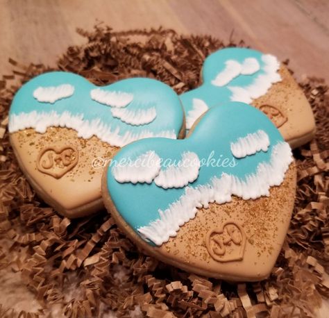 Beach Theme Bridal Shower Cookies, Bridal Shower Sugar Cookies, Hot Chocolate Wedding Favors, Spring Flower Cookies, Brookies Cookies, Wedding Cookies Decorated, Wedding Favours Bottles, Beach Reception, Bridal Cookies