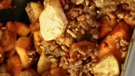 Sweet potatoes, spices and apples are baked with a sweet pecan crumb topping. Apple Casserole, Sweet Potato Apple, Sweet Potato Recipes Casserole, Candied Sweet Potatoes, Sweet Potato And Apple, Pecan Recipes, Sweet Potato Casserole, Potato Casserole, Sweet Potato Recipes