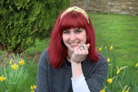 Izzie Balmer Wiki, Biography, Age, Wikipedia, Net Worth, Husband Izzie Balmer, Antiques Road Trip, Bargain Hunt, Grayson Perry, Natural Face Cleanser, Tv Presenter, Beautiful Red Hair, Charity Events, Hair Color Blue