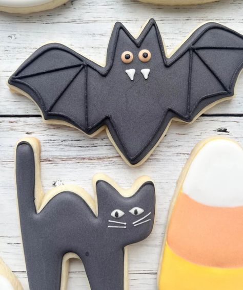 Black Cat Cookies Decorated, Bat Sugar Cookies Decorated, Bat Cookies Decorated, Halloween Cat Cookies, Bat Sugar Cookies, Halloween Bat Cookies, Bat Cookies, Black Cat Cookies, Fall Decorated Cookies