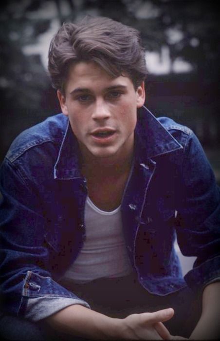 Rob lowe  the 80s....what a great time Rob Lowe 80s The Outsiders, Rob Lowe 90s, Dean Youngblood Rob Lowe, Fine Celebrity Men, Young Rob Lowe, Rob Lowe Outsiders, Rob Lowe 80s, Robert Lowe, 80s Boys