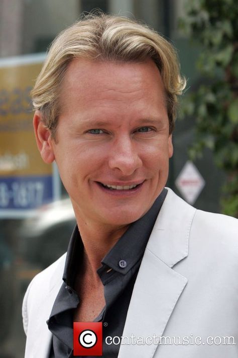 Carson Kressley to dress me daily, and decorate my house =) Gay Rights Movement, Carson Kressley, 100 Faces, Funny Guy, Fab Five, We Are All Human, Male Eyes, Writing Stuff, Aftershave