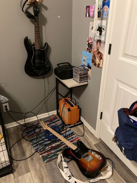 #guitar #cds #cd #cdplayer #guitarist Guitarist Room Aesthetic, Guitar Corner Bedroom, Guitarist Room, Music Studio Room Ideas, Jack Pop, Guitar Corner, Studio Room Ideas, Music Corner, Bedroom Vibes