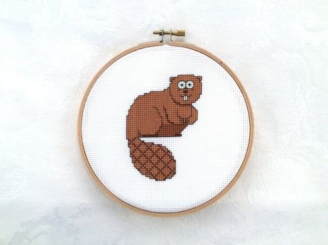 Rv Cross Stitch, Wildlife Embroidery, Everything Cross Stitch, Wood Badge, Dmc Embroidery Floss, Creative Arts And Crafts, Cute Cross Stitch, Cross Stitch Animals, Modern Cross Stitch Patterns