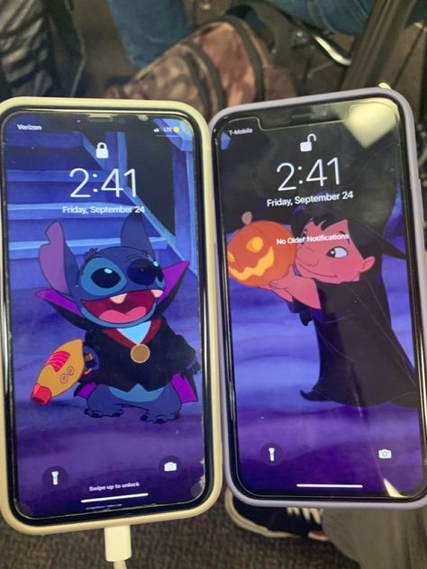 Matching Phone Lockscreen, Couple Wallpaper Matching Stitch, Lockscreen Matching Best Friends, Stitch Matching Wallpaper, Matching Lockscreens Best Friends, Matching Lockscreens Couples, Matching Wallpaper Aesthetic, Couple Lockscreen, Lockscreen Couple