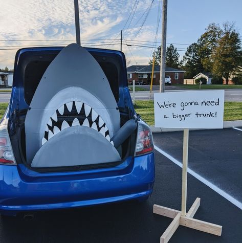 Jaws theme trunk or treat halloween Shark Trunk Or Treat Ideas For Cars, Jaws Trunk Or Treat Ideas, Shark Trunk Or Treat, Best Trunk Or Treat Theme, Jaws Halloween, Trunk Or Treat Halloween, Trunker Treat Ideas, Homecoming Floats, Halloween Party Dinner