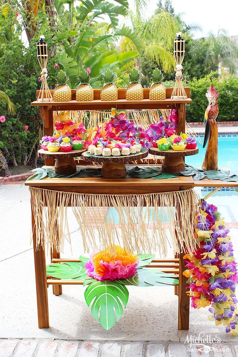 Adult Luau Party, Luau Party Ideas, Hawaii Theme, Hawaiian Party Theme, Aloha Party, Hawaiian Party Decorations, Luau Theme Party, Hawaiian Luau Party, Luau Birthday Party