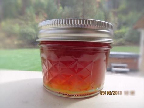 Basic Tea Jelly. - use powdered pectin for consistent results. Sounds great made with chai tea or Lady Grey! Tea Jelly, Making Jelly, How To Make Jelly, Canning Jam, Homemade Jelly, Jelly Recipe, Juice Flavors, Jam And Jelly, Jelly Recipes