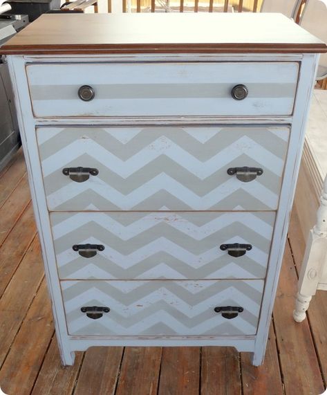 Chev Chevron Dresser, Dresser Redo, Diy Dresser, Painted Dresser, Dresser Makeover, Old Dressers, Chevron Stripe, Chevron Print, Redo Furniture