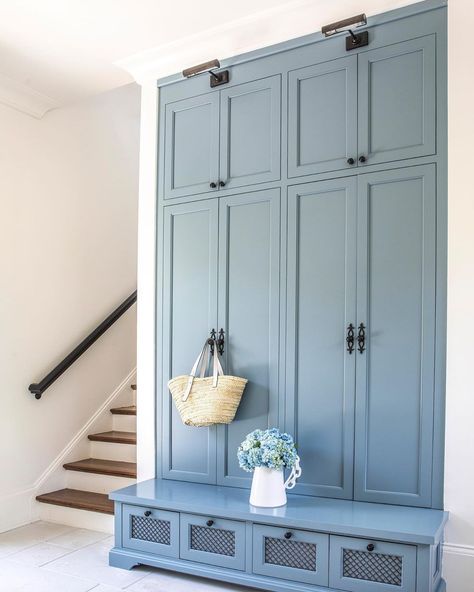 Clary Bosbyshell Welsh on Instagram: “A favorite mudroom ! @cannongriffith 📸 credit @heidiface #clarybosbyshelldesign” Blue Mud Room, Entryway Closet Makeover, Clary Bosbyshell, Picture Wall Living Room, Beach Decor Living Room, Cheap Rustic Decor, Cheap Bedroom Decor, Cheap Farmhouse Decor, Diy Table Decor