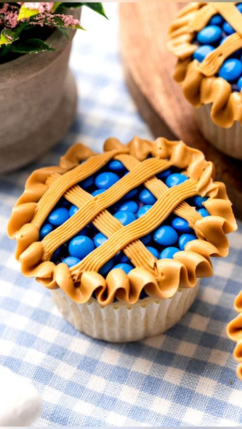 Blueberry Pie Cupcake in 2022 | Baking, Tasty baking, Cake decorating techniques Weird Cupcakes, Sugar Mama, Pie Cupcakes, Cookie Decoration, Cupcake Decorating Tips, Kids Baking, Disney Recipes, Cookie Cakes, Creative Baking