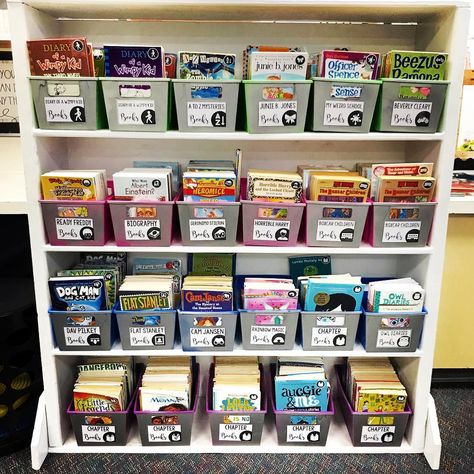 Sunny In Second Grade ☀️ on Instagram: “Still have all the heart eyes for my classroom library! 😍 • • • • • •…” 3rd Grade Class Library, Upper Elementary Classroom Library, Second Grade Classroom Library, 3rd Grade Library Setup, 4th Grade Classroom Library, Class Library Ideas, Elementary Classroom Library, Classroom Library Ideas, School Library Organization