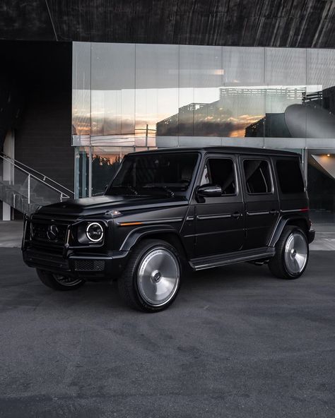 Mercedes-Benz G-Class Mercedes Benz Wagon, Black G Wagon, Forgiato Wheels, Black Mercedes, Black Mercedes Benz, Black Audi, Bone Stock, Mercedes G Wagon, Alfa Romeo Spider