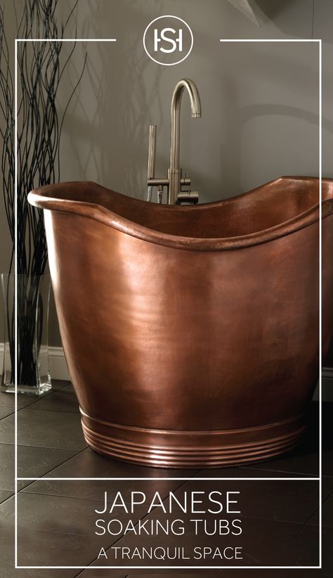 A Japanese soaking tub strikes the perfect balance between comfort and style. Whether acrylic, copper, or stainless steel, these tubs bring a spa-like experience into every home. Copper Bath Tub, Small Soaking Tub, Soaking Tub Shower Combo, Spa In Casa, Bathtubs For Small Bathrooms, Small Bathroom Styles, Japanese Bathtub, Copper Bathtub, Deep Bathtub