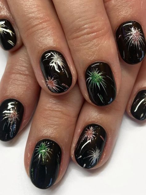 fireworks nail art for 4th of July Fireworks Nail Design, Nail Design Fireworks, Fire Work Nail Art, Bonfire Night Nail Art, Fire Works Nail Design, Easy Firework Nail Design, Bonfire Nails Design, Firework Gel Nails, Nail Art Fireworks