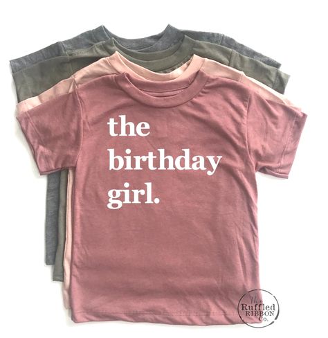 The birthday girl shirt,1st birthday shirt,toddler birthday shirt,birthday outfit girl,birthday tee,girls birthday shirt,kids birthday shirt Toddler Girl Shirt Ideas, Cricut Toddler Shirt Ideas Girl, Trendy Toddler Clothes, Tshirt Prints, Htv Ideas, Toddler Christmas Shirt, Shirts Vinyl, Toddler Graphic Tee, Cricket Ideas