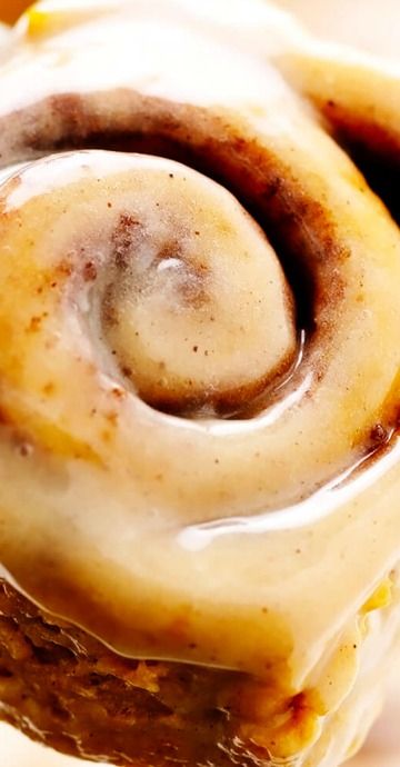 Fluffy Pumpkin Cinnamon Rolls, Pumpkin Caramel Cinnamon Rolls, Pumpkin Gingersnap Sweet Rolls, Gooey Pumpkin Cinnamon Rolls, Pumpkin Cinnamon Buns, Pumpkin Cinnamon Rolls Easy, Pumpkin Sticky Buns, Pumpkin Snacks, Maple Cream Cheese Frosting