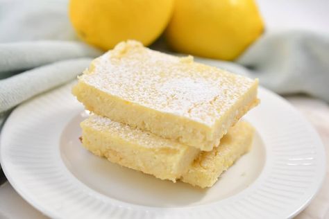 Keto Lemon Bars Low Carb Lemon Bars, Keto Lemon Bars, Flourless Chocolate Brownies, Soft Snickerdoodle Cookies, Thm Sweets, Chocolate Chip Mug Cake, Sugar Free Treats, Lemon Sugar Cookies, Lemon Poppyseed Muffins