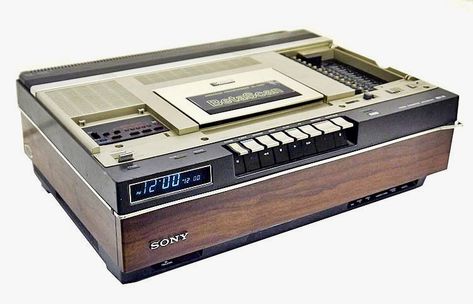 Vcr Player, Sony Design, Vhs Player, Tape Recorder, Retro Advertising, Retro Videos, Old Computers, Retro Tv, Hifi Audio