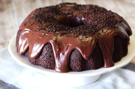 Vegan Cake Frosting, Chocolate Bundt, Gluten Free Chocolate Cake, Vegan Chocolate Cake, Chocolate Bundt Cake, Cake Vegan, Pita Chips, Gluten Free Treats, Bundt Cakes