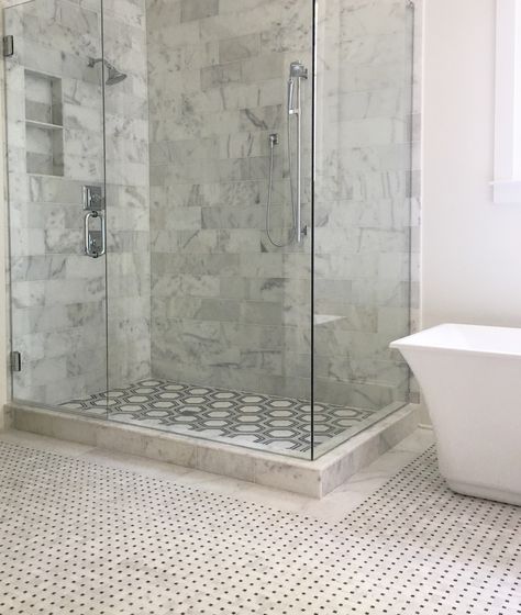 Black and White Master Bath design. Pattern mixing with different marble tiles-hexagon, basketweave, and subway marble walls. Atlanta Stephanie Gordon Interiors Marble Basketweave Floor, Black And White Master Bath, White Master Bath, Basketweave Tile Floor, Tiles Hexagon, Basketweave Tile, Marble Basketweave, Marble Walls, Hallway Gallery Wall