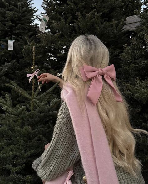 Feminine Winter Outfits, Farm Clothes, Pink Girly Things, Foto Ideas Instagram, Winter Fits, Winter Aesthetic, Pink Outfits, Feminine Outfit, Pink Princess