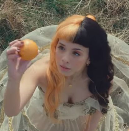 k-12 orange juice K-12 Melanie Martinez, The Splits, Split Dyed Hair, Orange Hair, Celebrity Art, Melanie Martinez, Orange Juice, Sabrina Carpenter, Adele