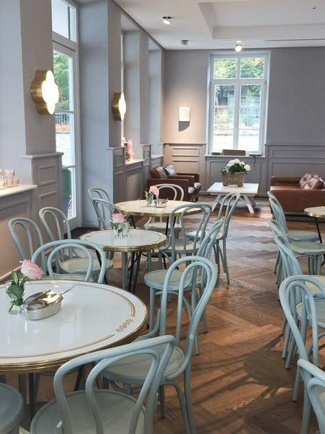 French Tea Room Interior, Bakery Tables And Chairs, Fancy Cafeteria, Cute Cafe Interior Design, European Cafe Interior, Blue Cafe Aesthetic, French Cafe Interior Design, Cute Cafe Interior, Parisian Cafe Interior