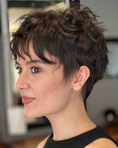 Curling Thick Hair, Textured Pixie, Curly Pixie Hairstyles, Stacked Haircuts, Textured Pixie Cut, Choppy Haircuts, Choppy Bob Haircuts, Textured Haircut, Thick Wavy Hair