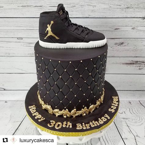 Sneaker Gala Cake Ideas, Sneaker Ball Cake Ideas, Sneaker Ball Cake, Sneaker Cake Ideas, Jordan Shoe Cake, Sneaker Gala, 38 Birthday, Classy Cake, Sneaker Party