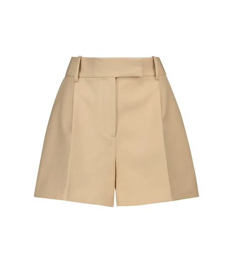 Khaite - Maarte high-rise cotton shorts | Mytheresa Short Elegantes, Celana Jogger Wanita, Outfit Png, Beige Shorts, Mama Style, Tailored Shorts, Fashionista Clothes, Twill Shorts, Pleated Shorts