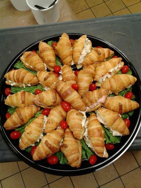 Simple Party Appetizers Finger Foods, Sandwich Catering Ideas, Picnic Party Food Ideas For Adults, Cold Hors Doeuvres Party Appetizers, Cold Appetizers On A Stick, Poker Appetizers, Lunch Finger Food Ideas, Finger Food Ideas For Birthday Party, Finger Food For Tea Party