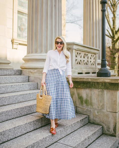 Linen Shirt And Skirt Outfit, Gingham Skirt Outfit Summer, Style White Linen Shirt, White Linen Shirt Outfit, Gingham Shirt Outfit, Gingham Skirt Outfit, Linen Skirt Outfit, Boyfriend Shirt Outfits, Linen Shirt Outfit