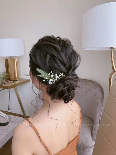 Wedding Hair Up, Romantic Wedding Hair, Bridal Hair Inspiration, Beautiful Hairstyle, Braided Bun Hairstyles, Hair Arrange, Clip Hairstyles, Low Bun, Short Wedding Hair