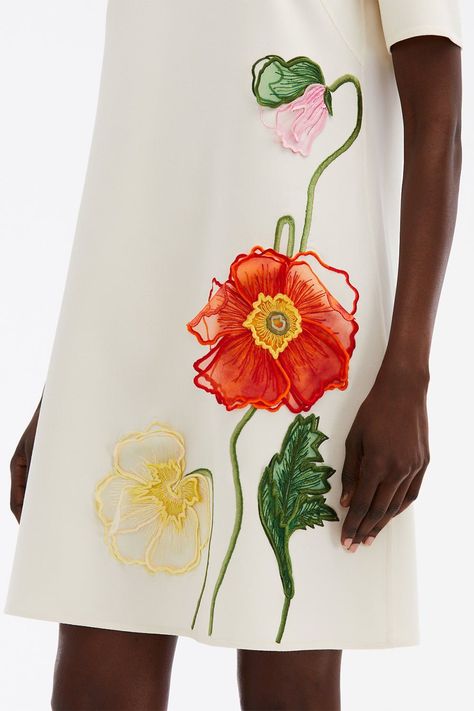 Painted Poppies Shift Dress - Ivory - IVORY / 4 Painting On Dress, Poppy Fashion, Creative Embroidery Designs, Painted Poppies, Dress Minimal, Hand Painted Dress, Fabric Embellishment, Dress Embroidery, Creative Embroidery