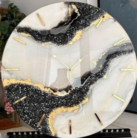 Resin Art Clock Design, Resin Clock Ideas, Modern Wall Clocks, Resin Wall Clock, Agate Art, Resin Clock, Personalized Wall Clock, White Clock, Handmade Wall Clocks