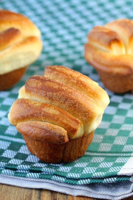 Butterflake Rolls from Karen's Kitchen Stories Butterflake Rolls, Hannukah Recipes, Butter Rolls, Best Homemade Bread Recipe, Make Butter, Bread Dishes, Homemade Bread Recipes Easy, Herb Bread, Breaking Bread