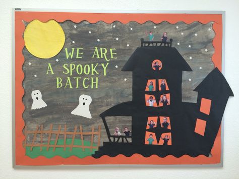 Halloween bulletin board Spooky Season Bulletin Board, Bat Cave Classroom Door, Halloween Reading Bulletin Board Ideas, Reading Halloween Bulletin Boards, Spooktacular Bulletin Boards, Halloween Bulletin Boards, After School Club, After School Program, After School