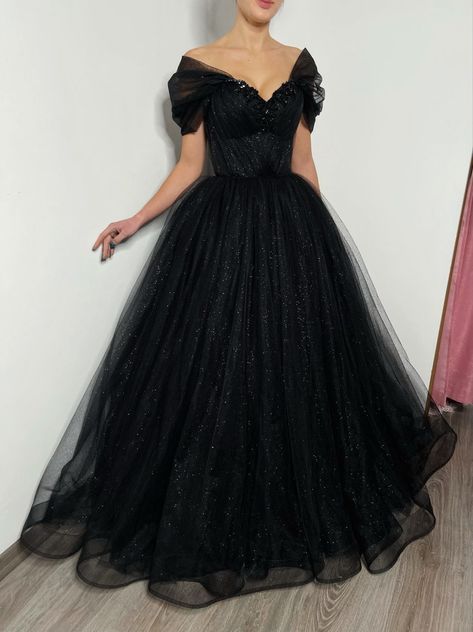 Floor Length Black Dress, Black Princess Dress, Diana Outfits, Black Dress Short Sleeve, Spooky Wedding, Off Shoulder Tulle, Black Floor Length Dress, Dark Queen, Prom Dresses Elegant