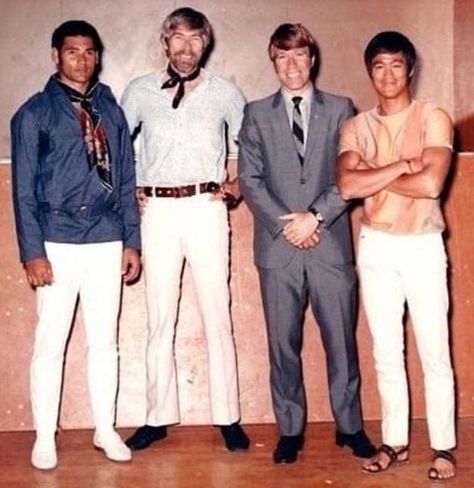 Bruce Lee Chuck Norris, James Coburn, Lee Marvin, Bruce Lee Martial Arts, Kung Fu Movies, Bruce Lee Quotes, Bruce Lee Photos, Jeet Kune Do, Brandon Lee