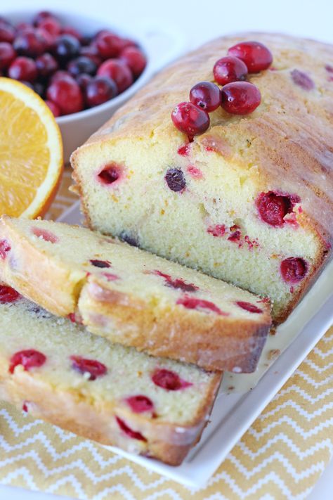 Cranberry Orange Bread Recipe - Sweet, tart and delicious! Gluten Free Cranberry Bread, Lime Loaf, Orange Bread Recipe, Cranberry Bread Recipes, Orange Bread, Cranberry Orange Bread, Sour Cream Pound Cake, Mexican Dessert Recipes, Cranberry Bread