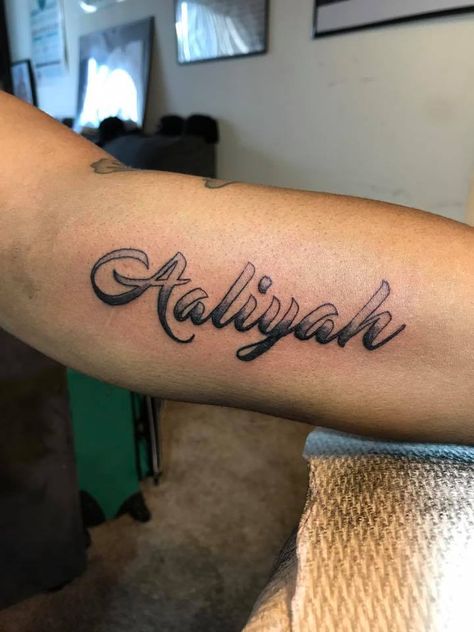 Aaliyah Tattoo Ideas, Aaliyah Tattoo Name, Aaliyah Tattoo, Different Styles Of Tattoos, Tattoo Man, Tattoo Name, Tattoo Quotes For Women, Instagram Baddie, Left Eye